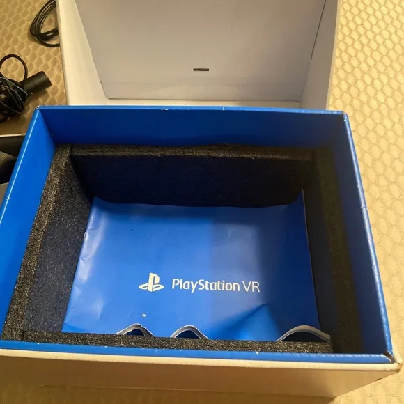 Used vr headset for PlayStation 4.